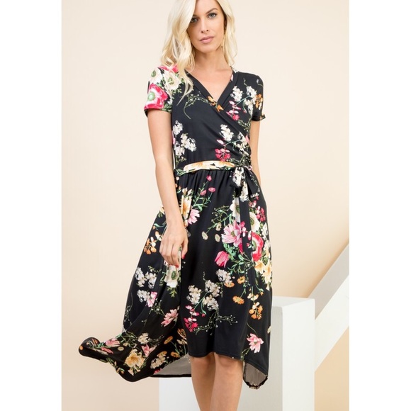 Dresses & Skirts - Floral Surplice Dress